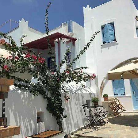 Traditional Two Story House In Naxos Prázdninový dům