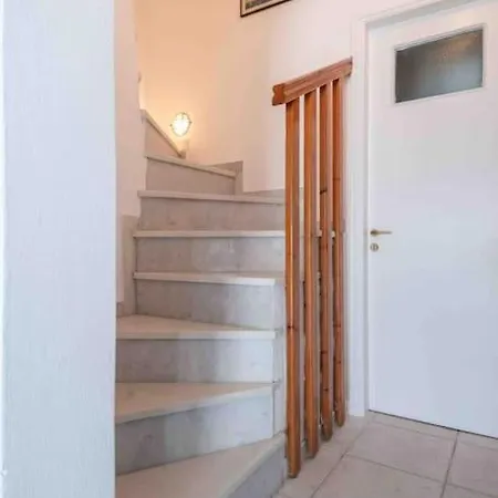 Traditional Two Story House In Naxos Prázdninový dům