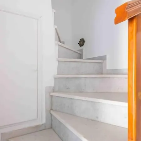 Traditional Two Story House In Naxos * Galanado